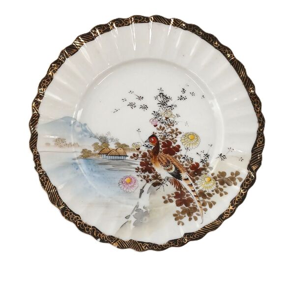 Lot of 5 Japanese Kutani Porcelain Plates Scalloped Edge w/ Black Gold Trim - Picture 12 of 13